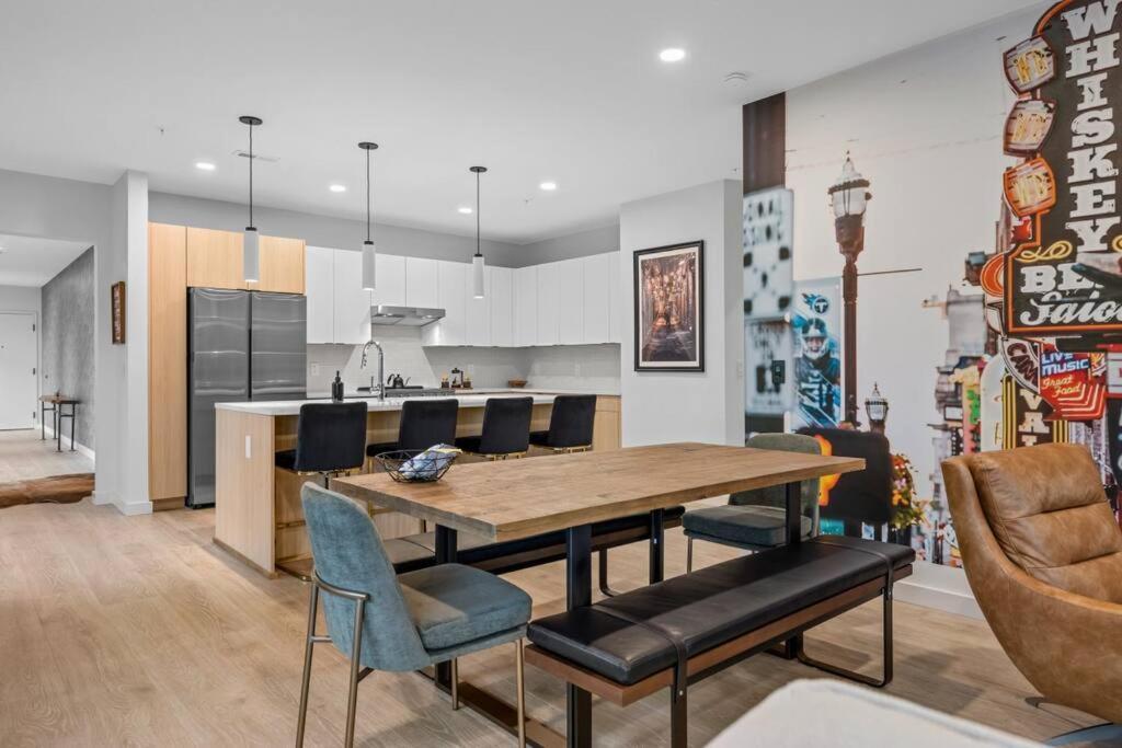 Skyline View, Pool, Gym, Balcony'S, Walk To Bway! Daire Nashville Dış mekan fotoğraf