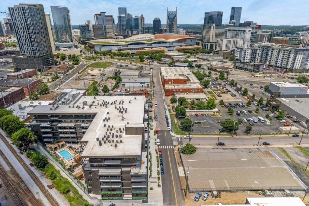 Skyline View, Pool, Gym, Balcony'S, Walk To Bway! Daire Nashville Dış mekan fotoğraf