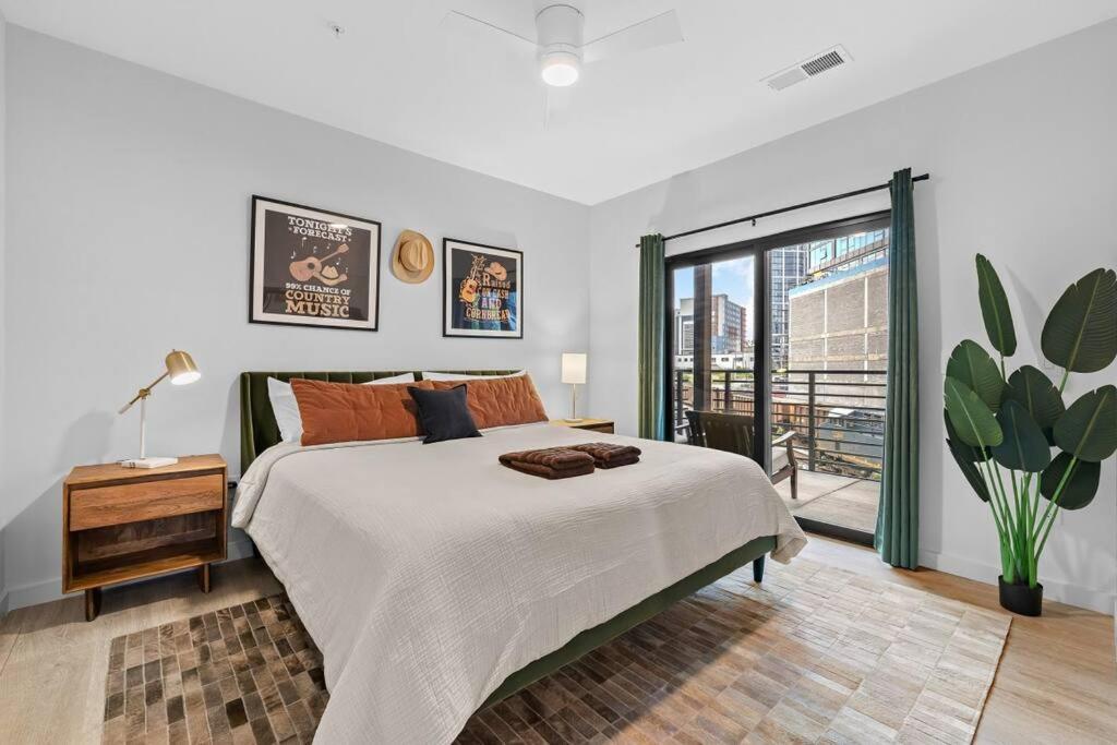 Skyline View, Pool, Gym, Balcony'S, Walk To Bway! Daire Nashville Dış mekan fotoğraf